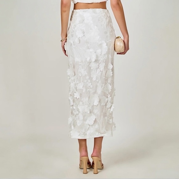 Endless Rose White 3D Embroidered Floral Lace Semi Sheer Pencil Midi Skirt NEW - Picture 6 of 14